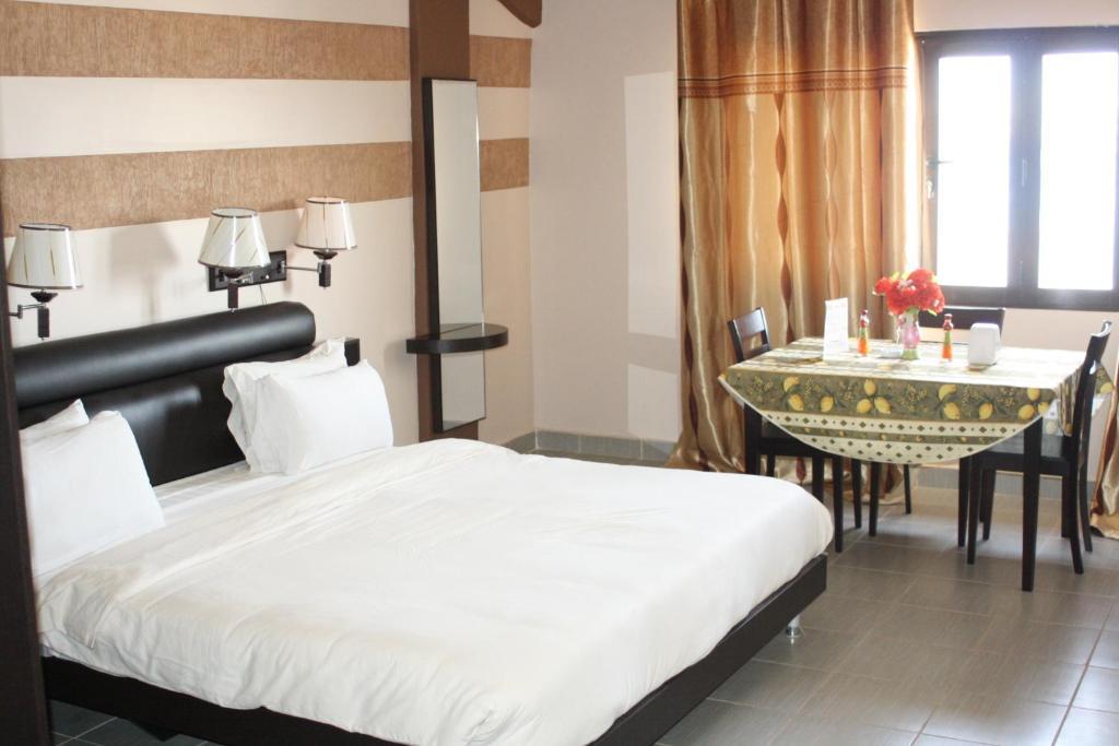 Hotel Magic Land Dakar Phòng bức ảnh